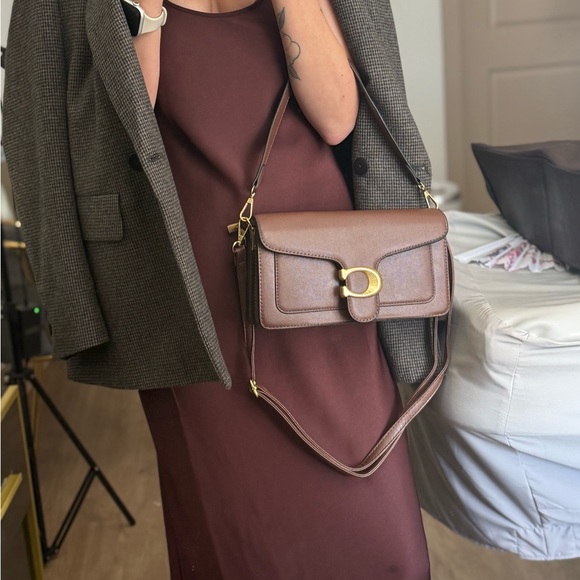 Brown faux Leather Crossbody with Gold 'C' Hardware - Picture 2 of 4